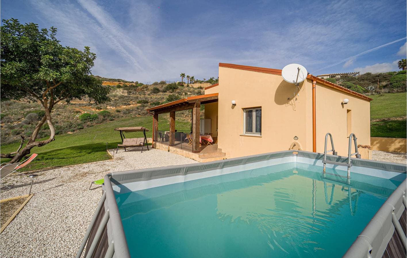 Foto 6 von 27: Apartment mit Meerblick, Pool und Garten