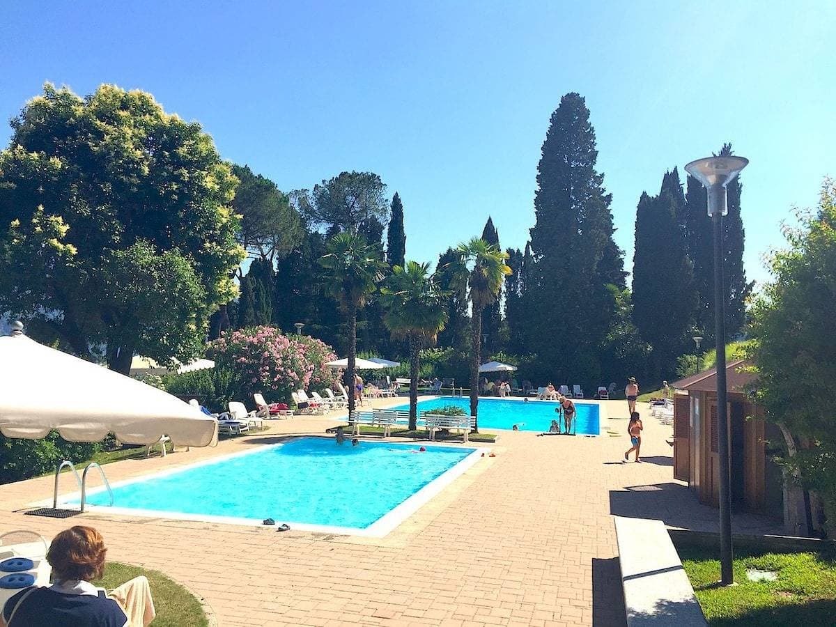 Foto 4 von 41: Anna lake view apartment with pool