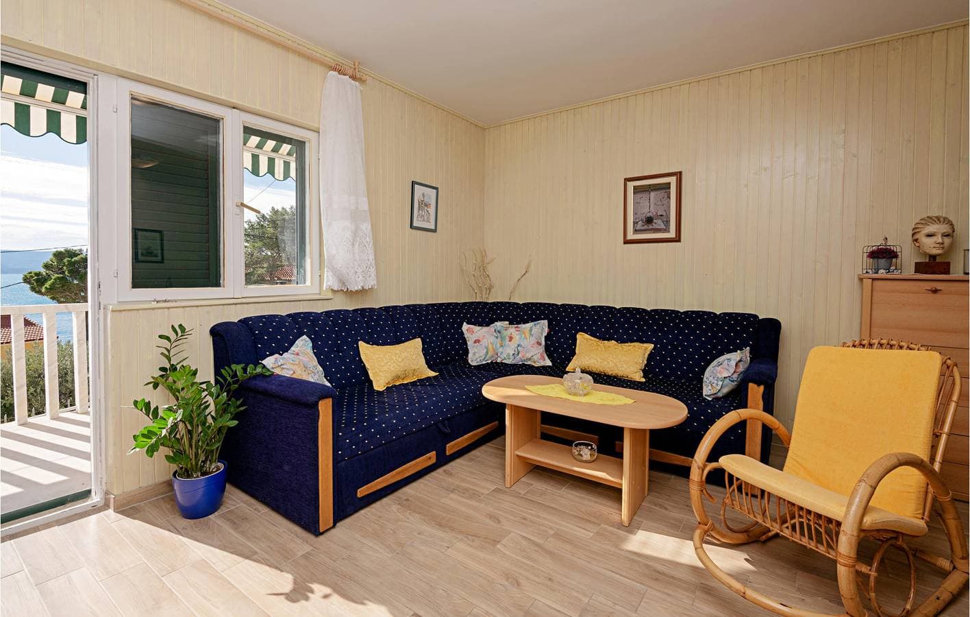 Foto 4 von 36: Geräumige Ferienwohnung mit Terrasse, WLAN und Parkplatz – 2 km vom Strand Juto entfernt