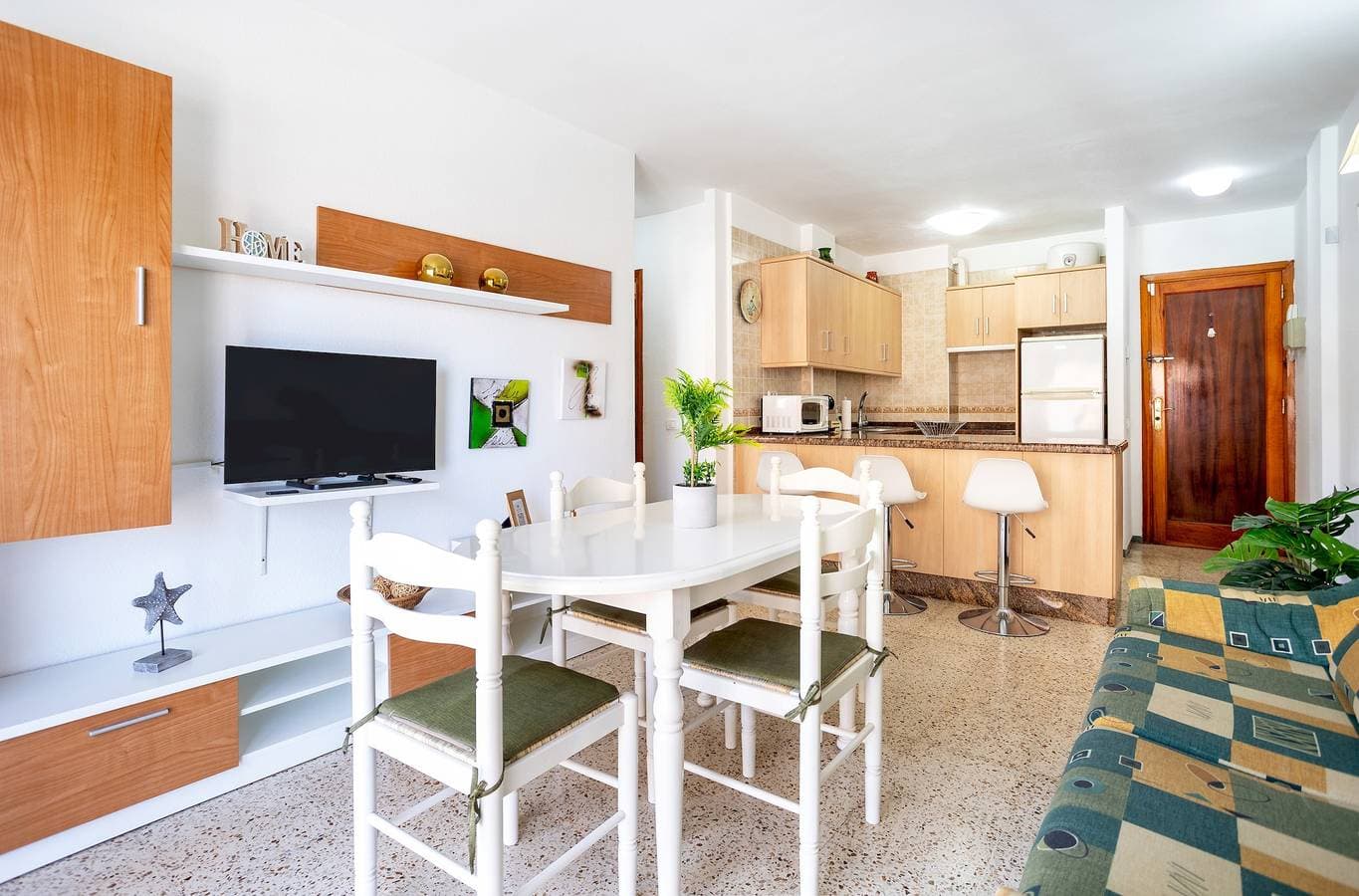 Foto 11 von 66: Ferienwohnung für 4 Personen mit Terrasse