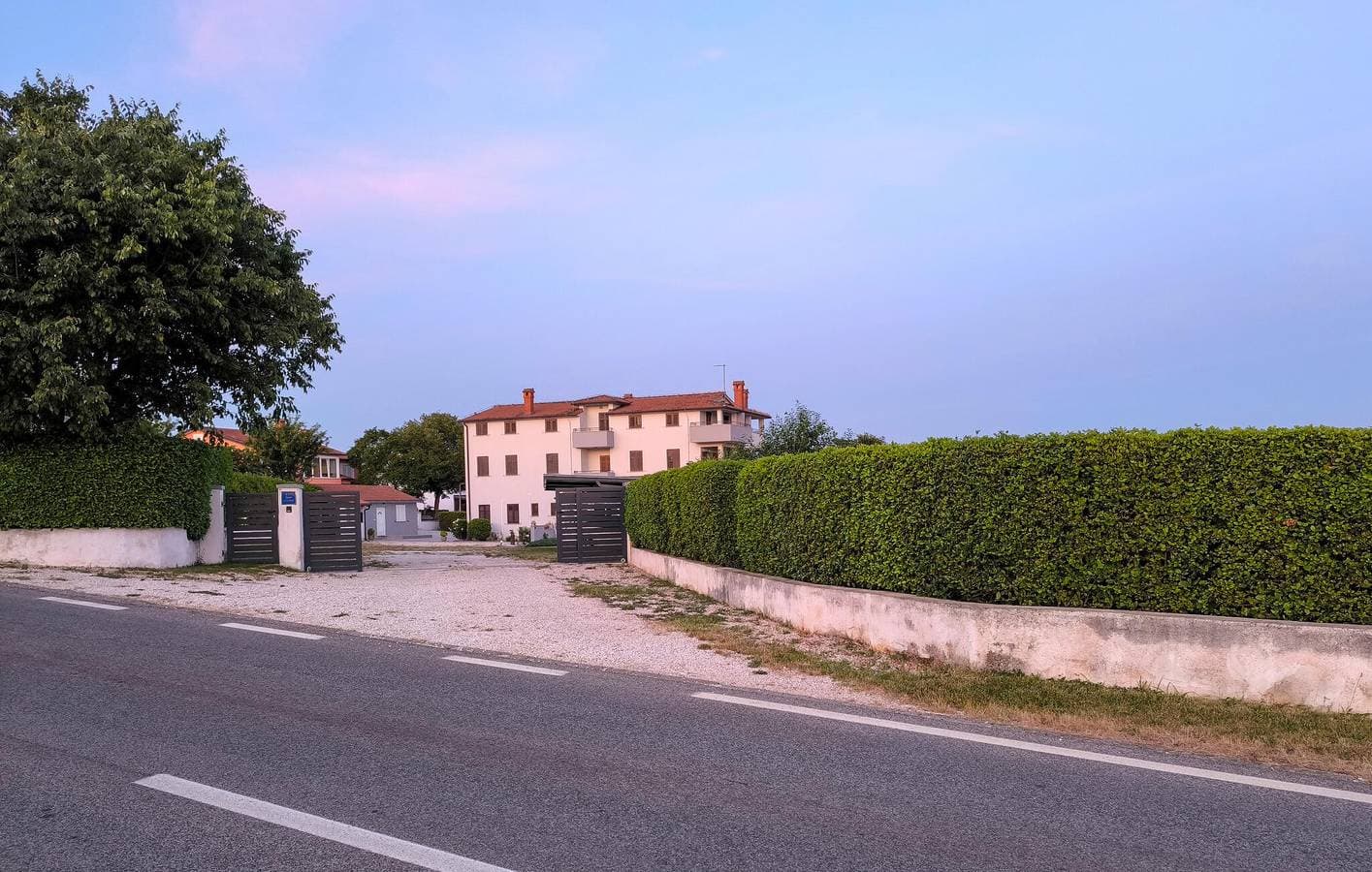 Foto 9 von 22: Gemütliche Ferienwohnung mit Terrasse und Parkplatz in der Nähe eines Bistros in Žminj