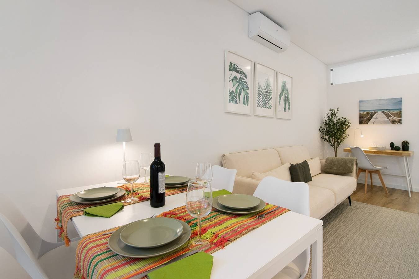 Foto 6 von 24: Ferienwohnung 'Downtown Lux' mit gemeinsamer Terrasse, Wi-Fi und Klimaanlage