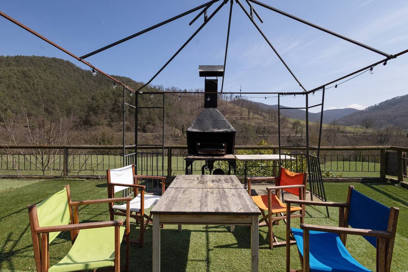 Foto 4 von 44: Ferienhaus 'El Xalet, El Reixac Casa Rural' mit Bergblick, Gemeinschaftspool und WLAN