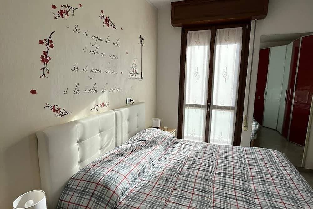 Foto 4 von 22: Just a dip away from Lake Iseo is this beautiful apartment