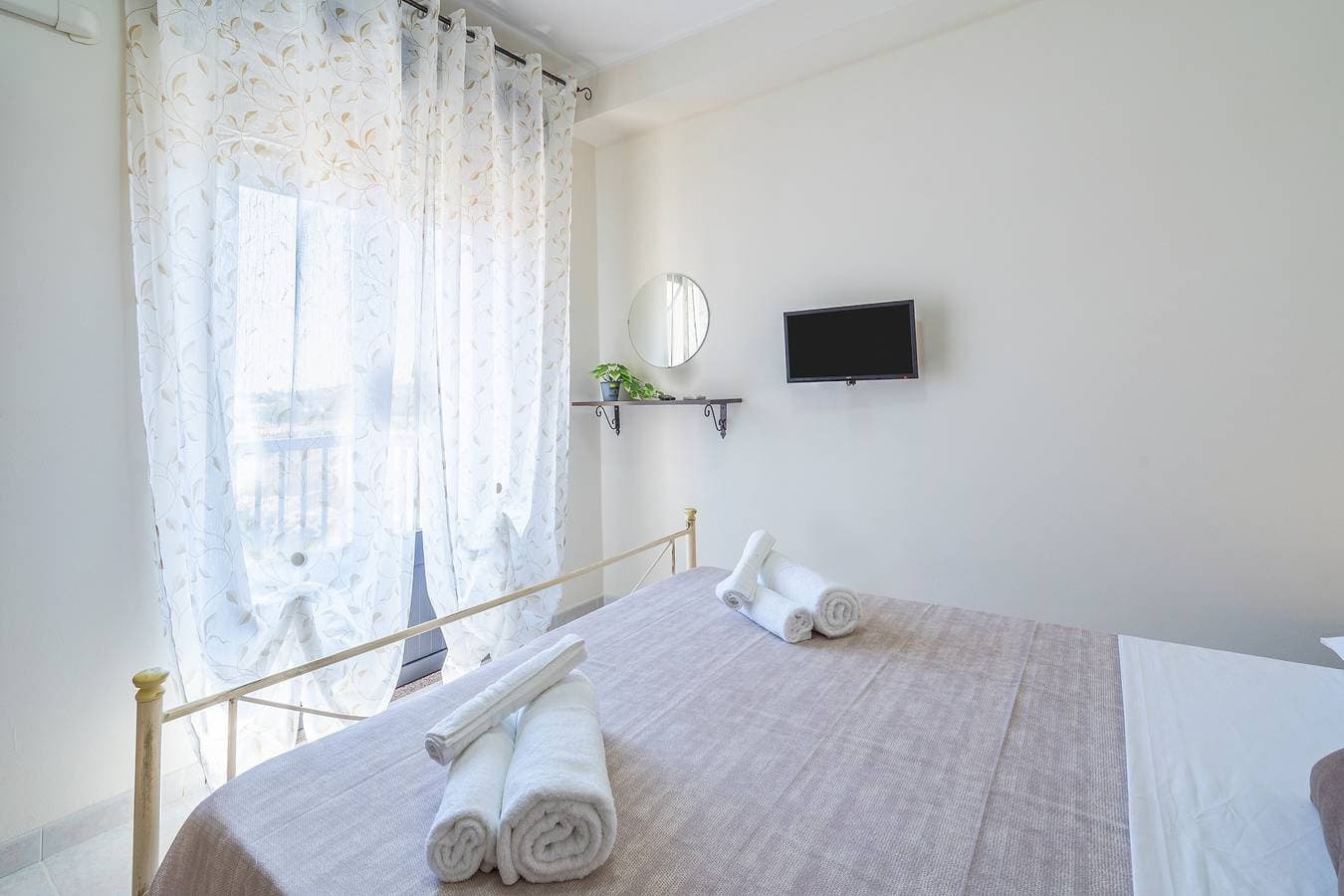 Foto 5 von 22: Ferienwohnung 'Brezza Marina Marzamemi' mit Balkon, WLAN und Klimaanlage