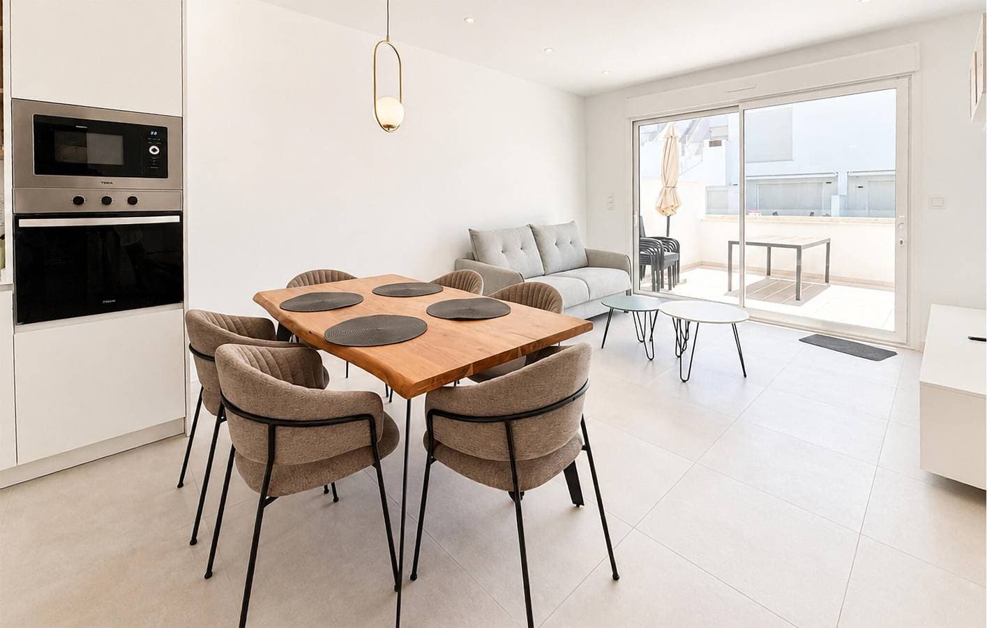 Foto 13 von 20: Gemütliche 109 m² große Wohnung mit Pool, Terrasse und WLAN, 600 m vom Stadtzentrum entfernt