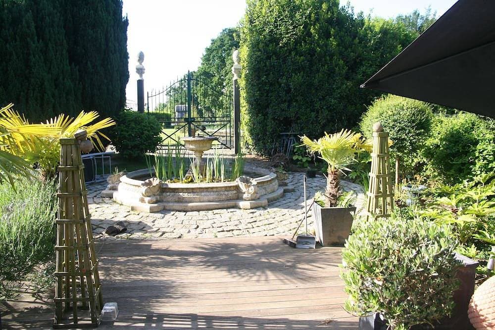 Foto 8 von 28: Luxuriöse Gite in ruhiger Umgebung mit eigenem beheizten Salzwasserpool