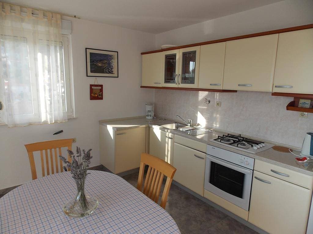 Foto 11 von 28: Ferienwohnung in Trogir mit Meerblick, Balkon, Klimaanlage, W-Lan (4236-3)