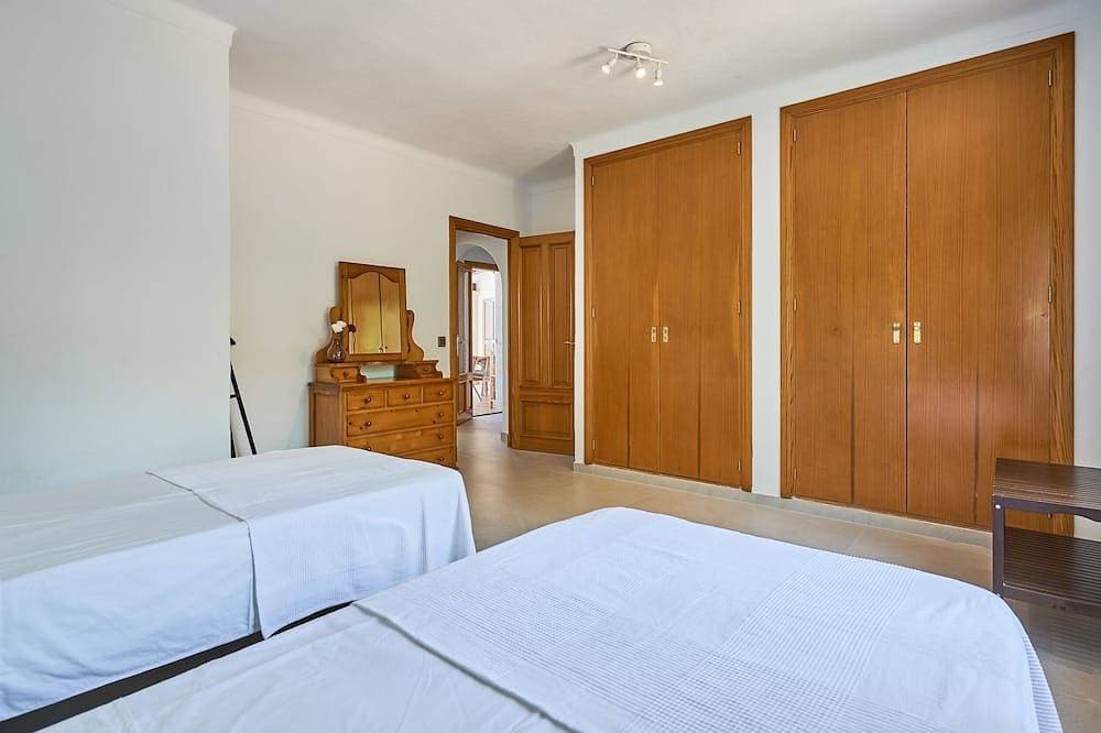 Foto 5 von 30: Garrovers de Shorta, Finca mit Pool, grossem Garten und Blick auf das Land
