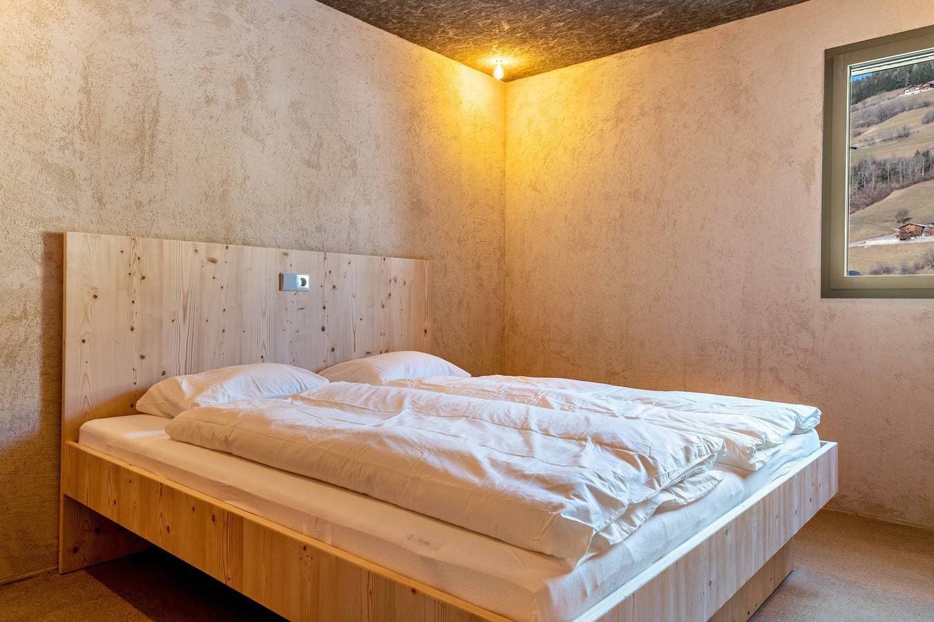 Foto 4 von 28: Ferienwohnung 'Lena Dolomites Gartensuite' mit Bergblick, privater Terrasse und WLAN