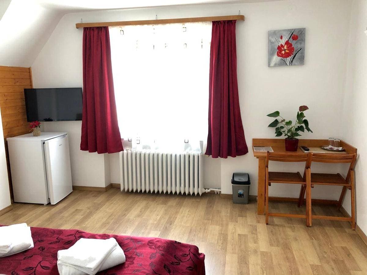 Foto 4 von 11: Classic Triple Room