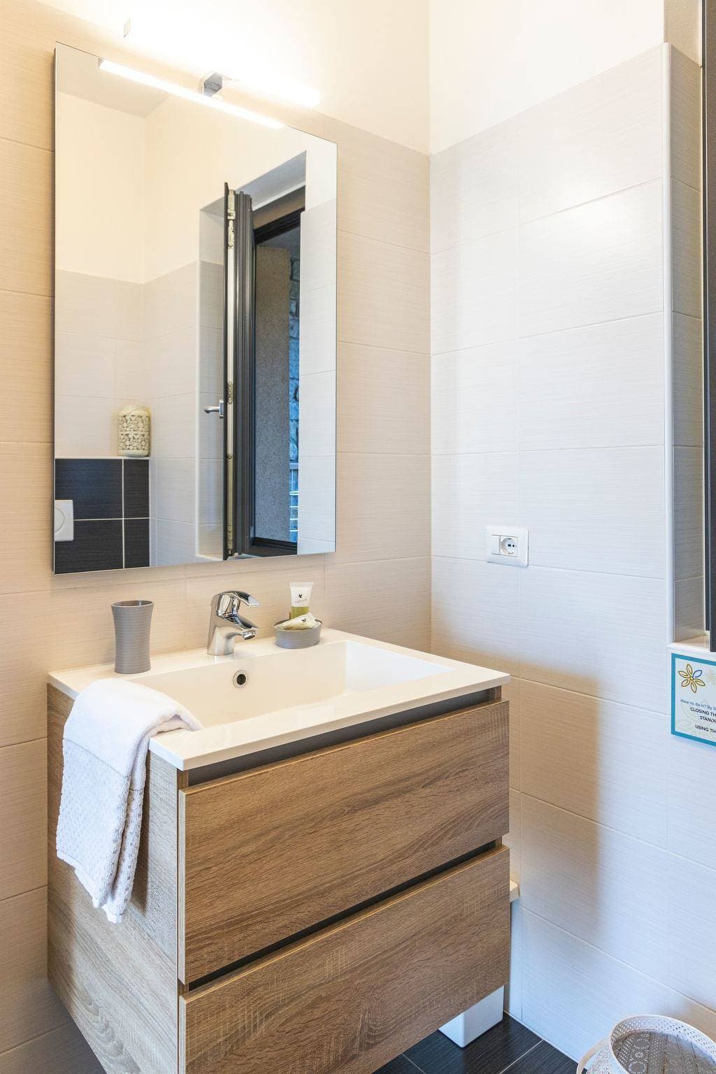 Foto 4 von 50: Wohnung mit Schwimmbad und fantastischem Seeblick