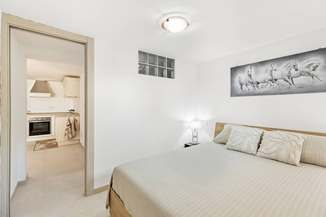 Foto 11 von 22: Ferienwohnung 'Giagiumar' mit Meerblick, privater Terrasse und Klimaanlage
