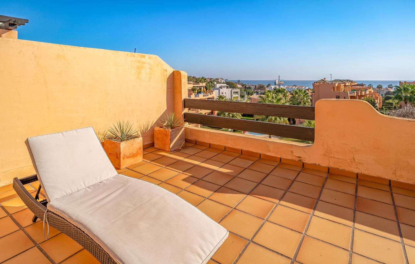 Foto 11 von 17: Apartment mit Meerblick, Pool, Terrasse und Parkplatz, 400m zum Strand