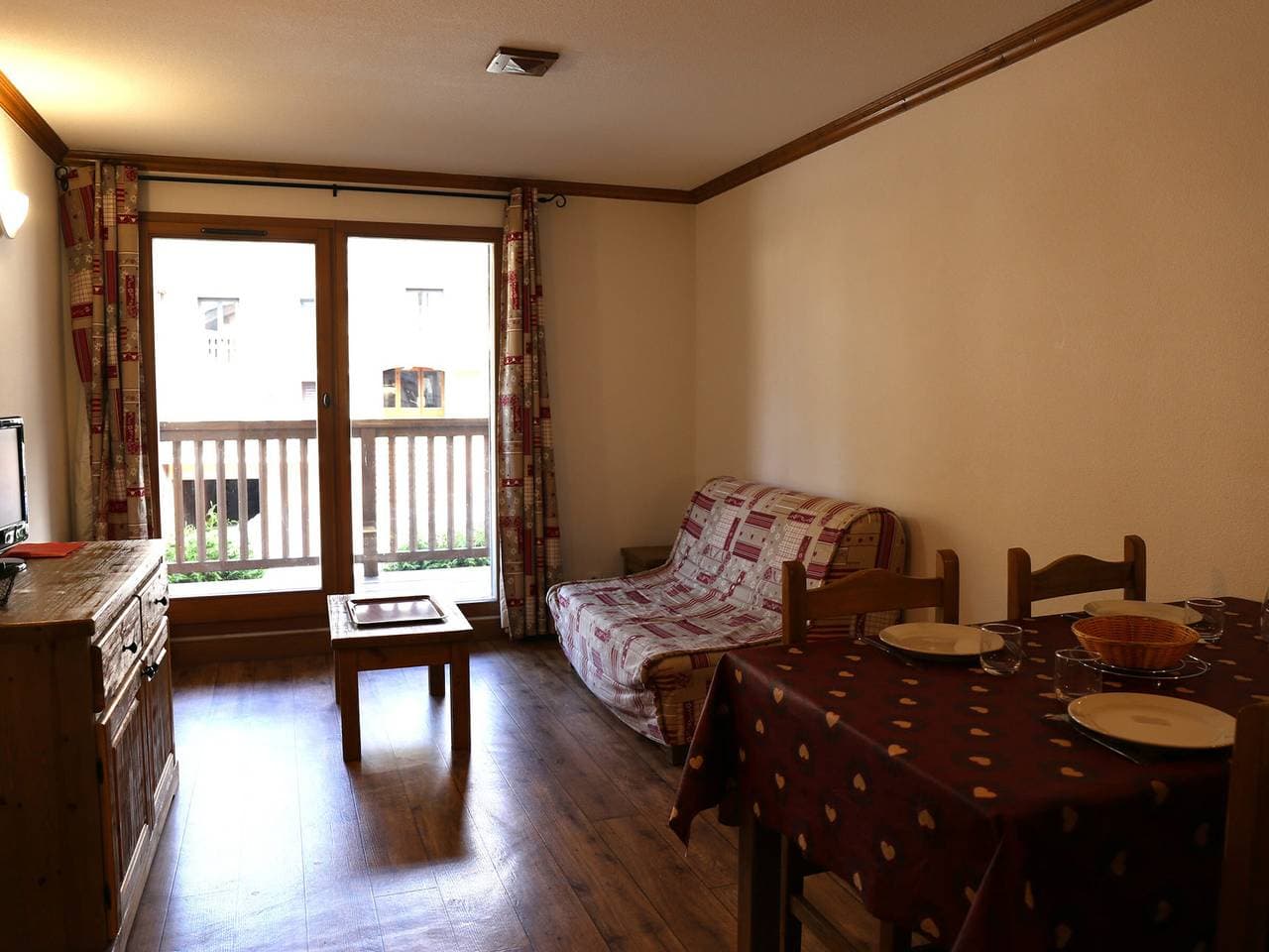 Foto 3 von 17: Geräumige Wohnung für 6 Personen mit WIFI in Aussois