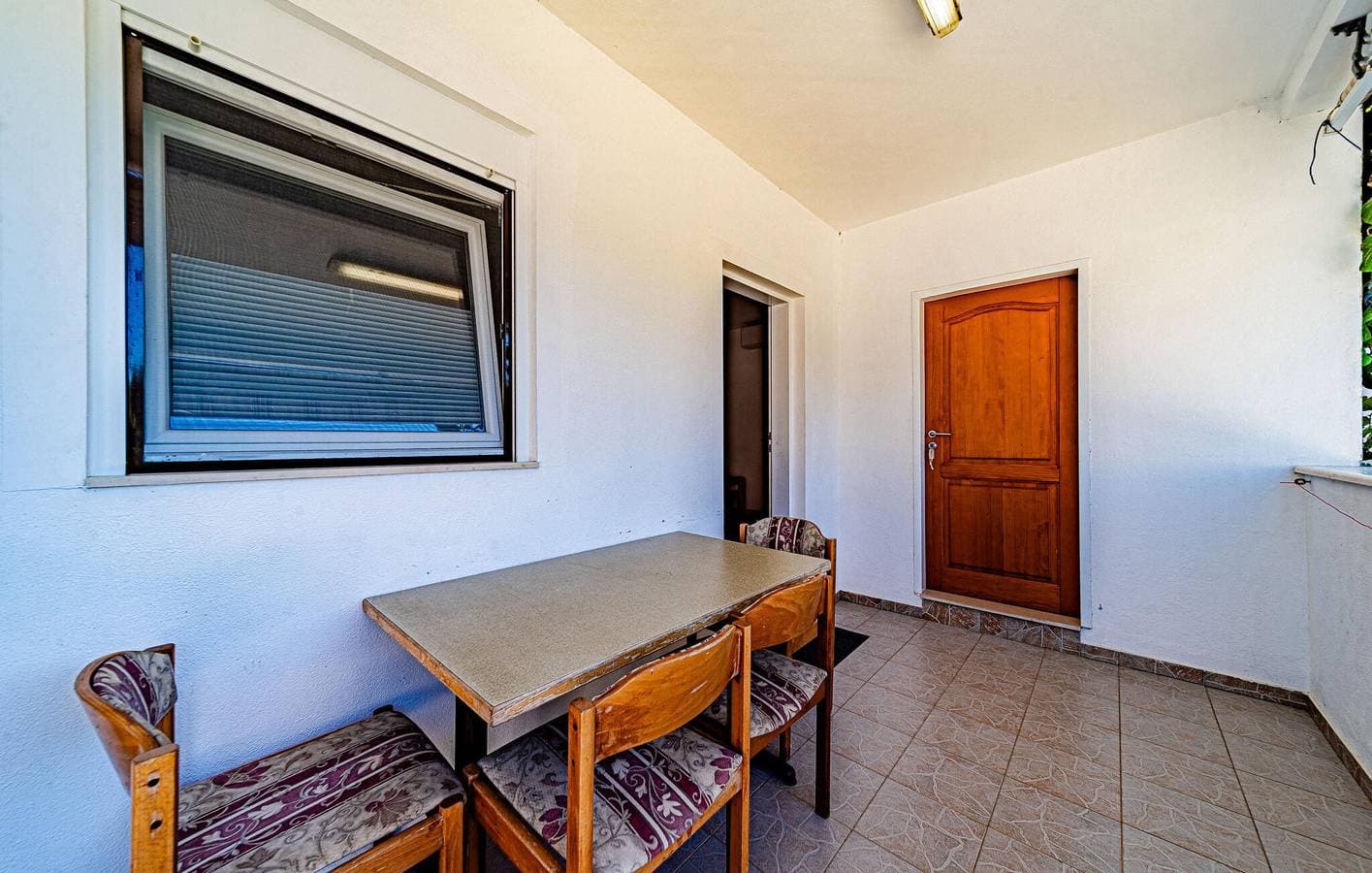 Foto 5 von 20: Gemütliche Ferienwohnung mit Terrasse, WLAN und Parkplatz in der Nähe des Strandes Tri Žala