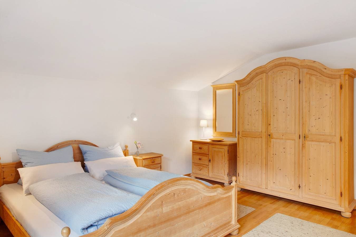 Foto 4 von 30: Einzimmerapartment 'Zugspitznest' mit Bergblick, Balkon und Wi-Fi
