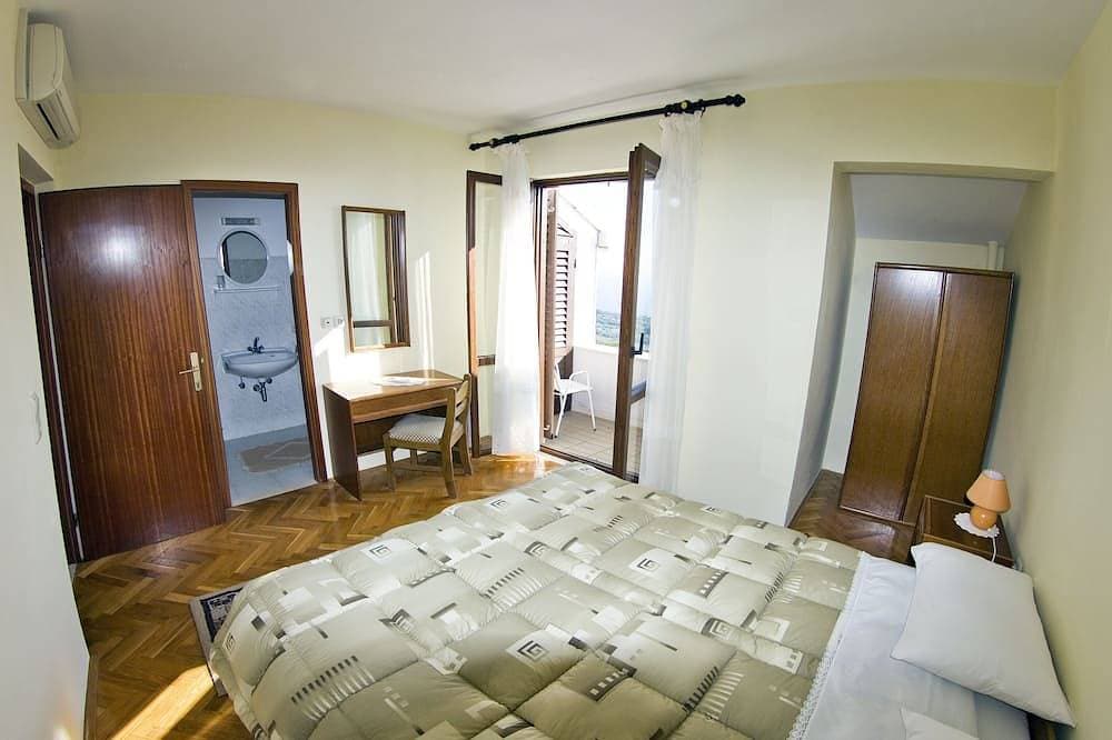 Foto 9 von 15: Guesthouse Moretic - Doppelzimmer mit Gartenblick 1
