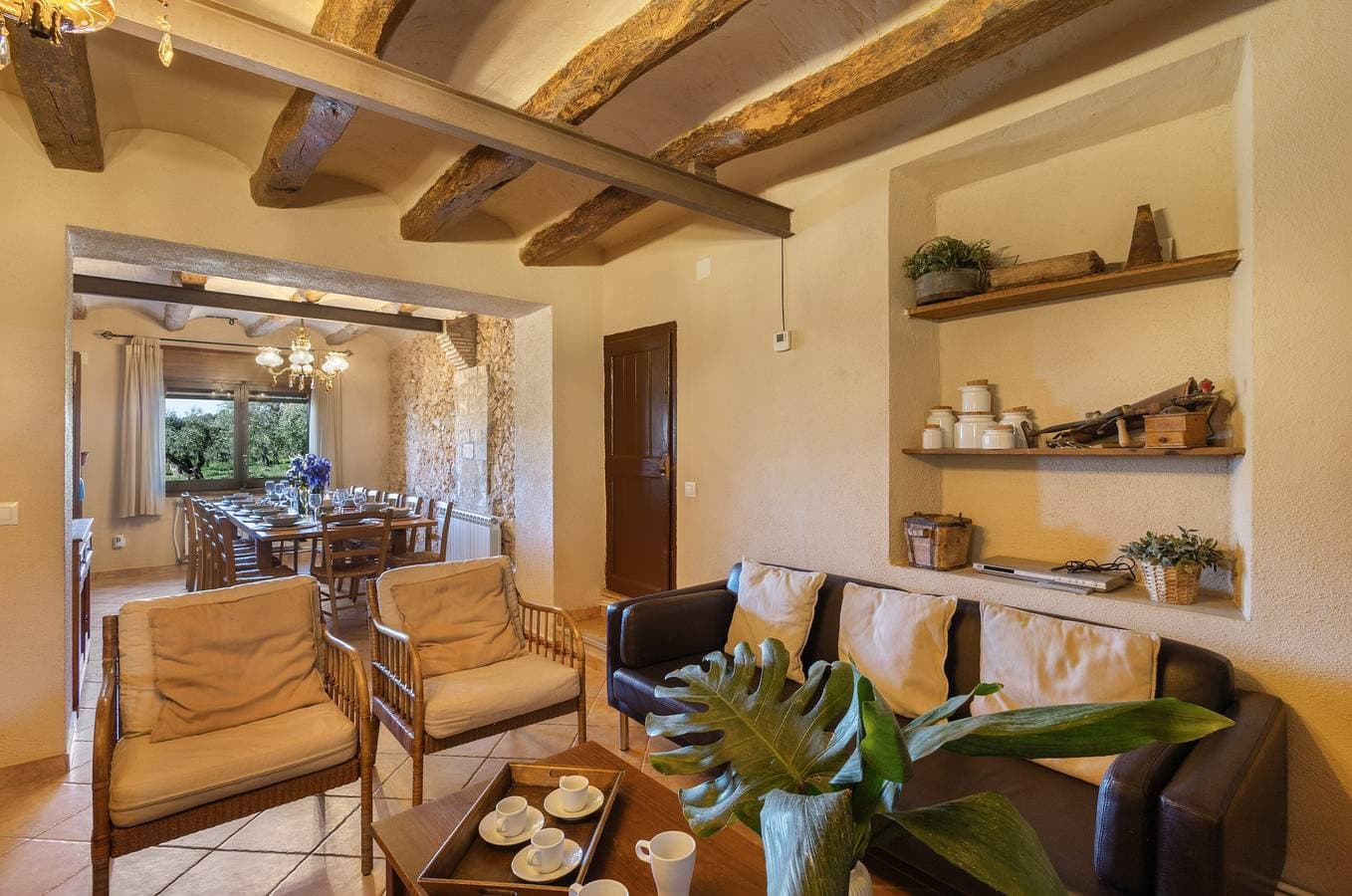 Foto 4 von 38: Finca 'Cal Cabrer' mit Bergblick, Privatem Pool und Wi-Fi