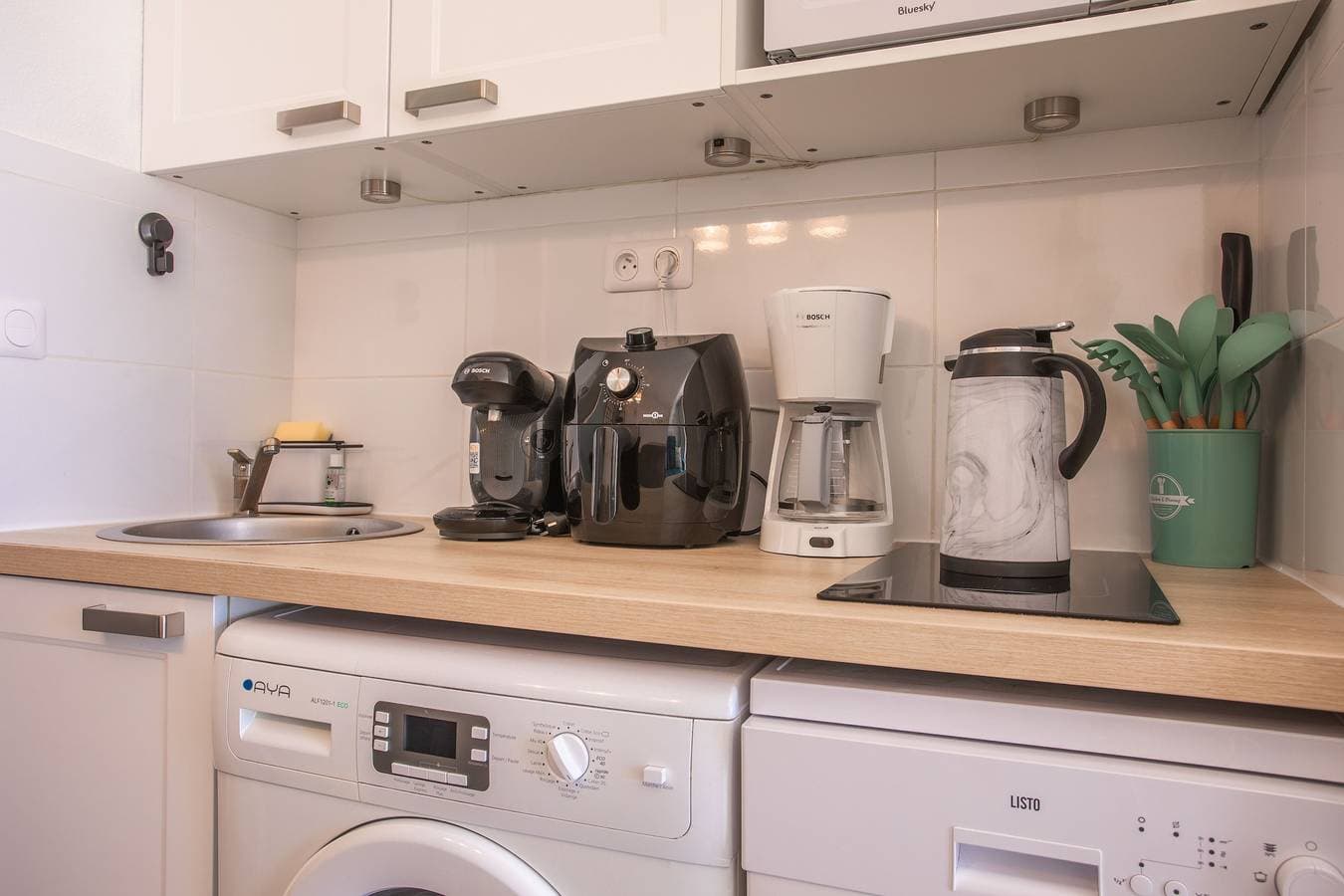 Foto 11 von 28: Appartement 'Cap Esterel – Pool' mit Meerblick, WLAN & Klimaanlage