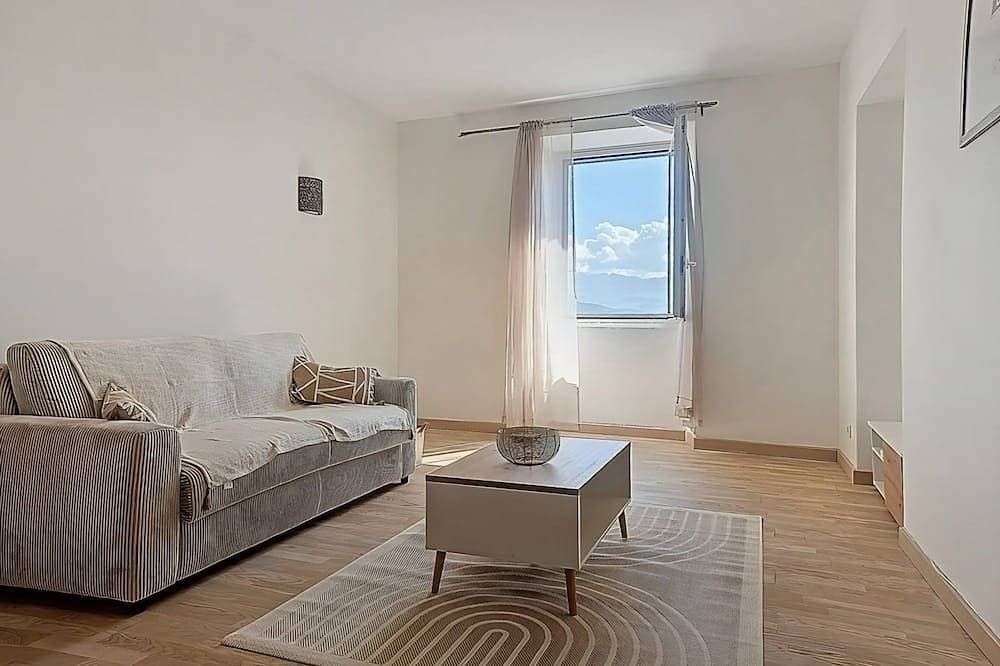 Foto 3 von 6: Beautiful sea view apartment, hyper center Ajaccio