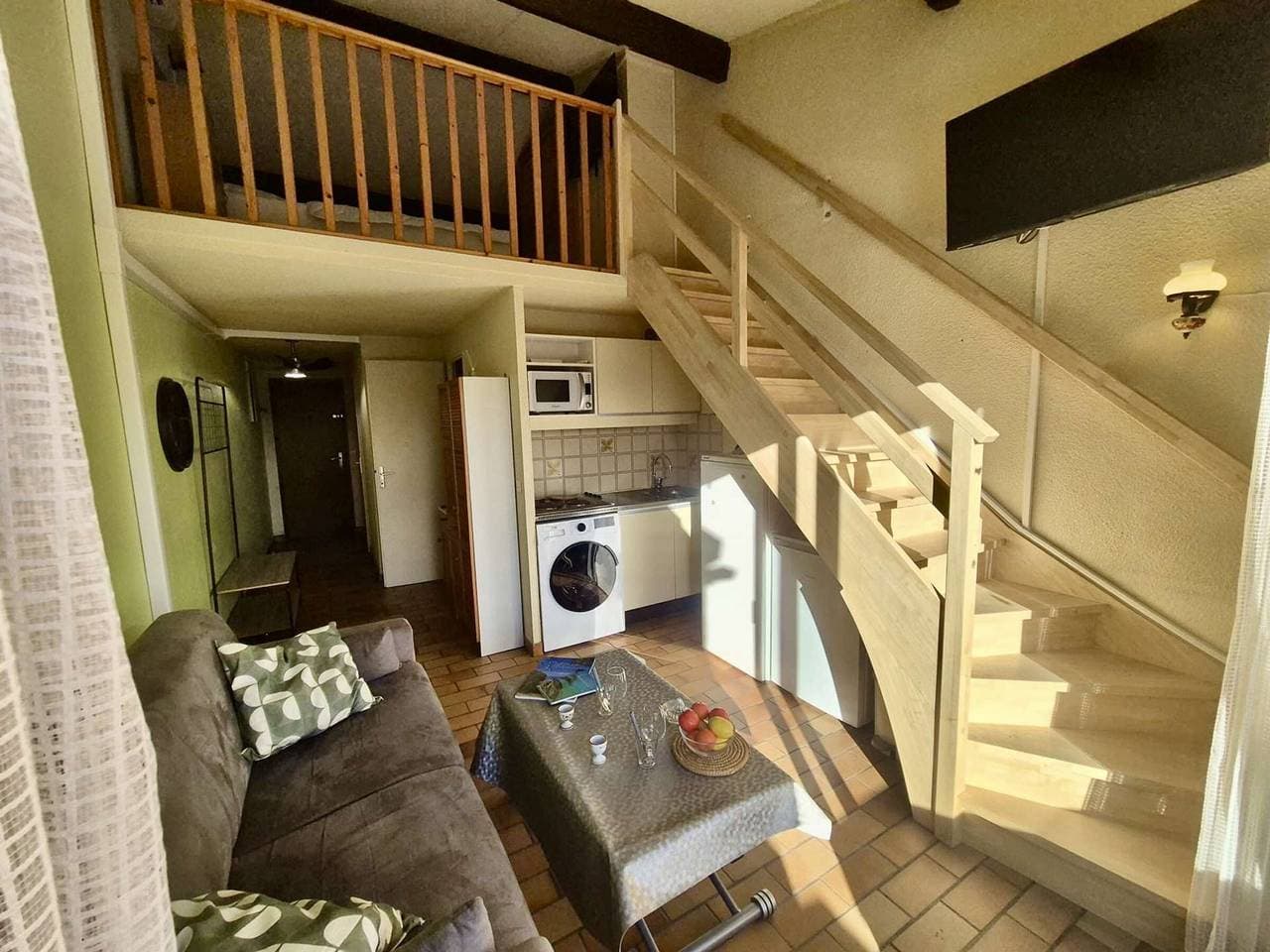 Foto 4 von 17: Klimatisierte T2 Mezzanine mit Pool und Parkplatz in Cogolin