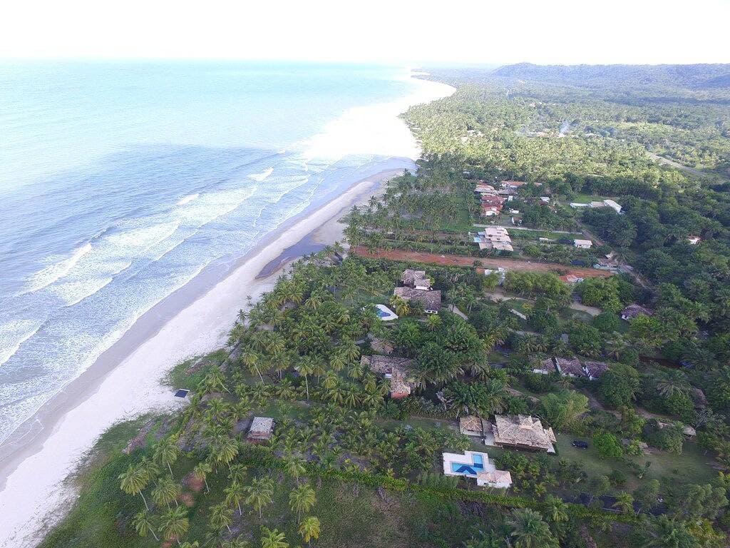 Foto 13 von 27: Strandhaus mit Pool, 04 Suiten,<br>km 25 Ilheus - Itacaré - Fuß in den Sand ...