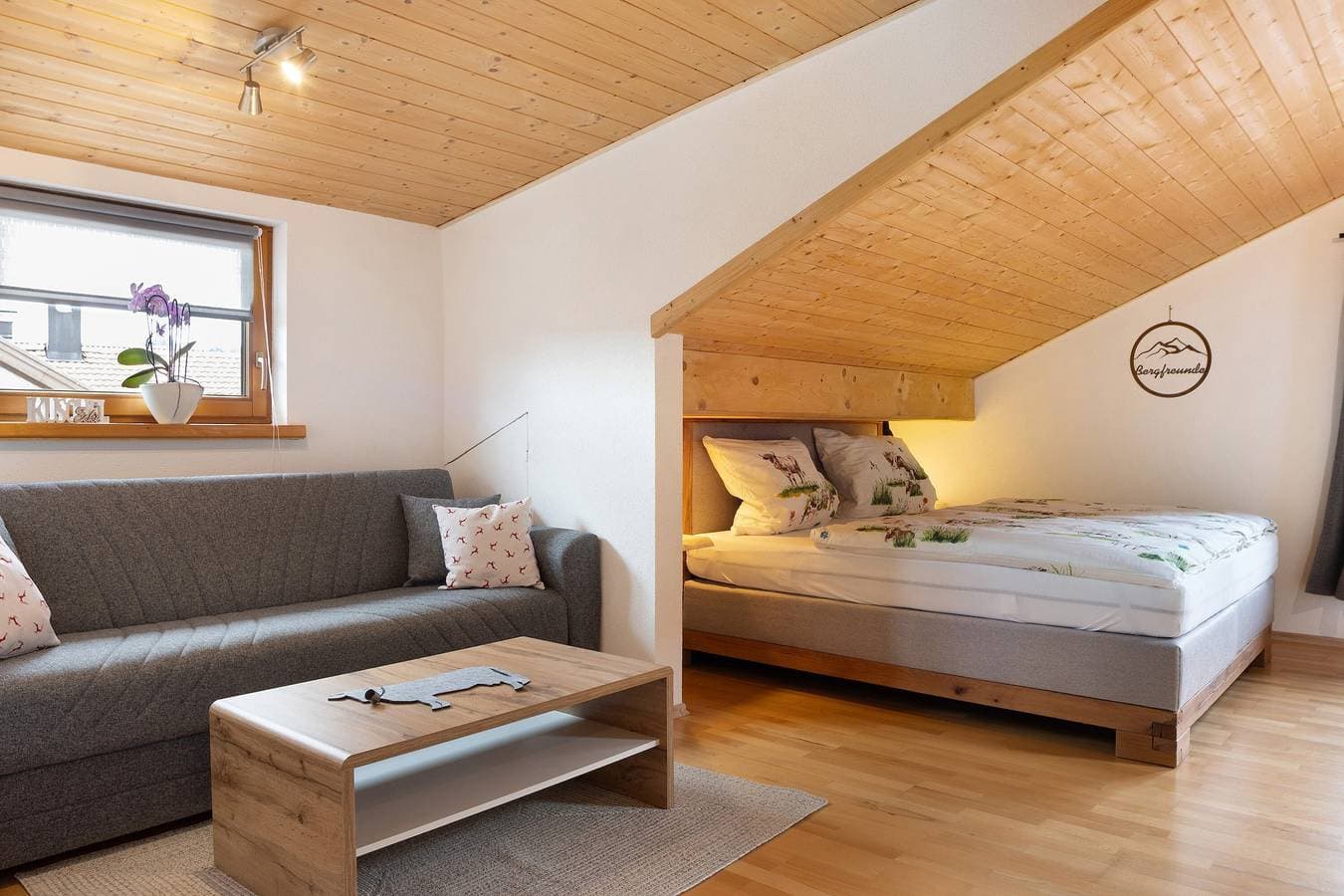 Foto 4 von 20: Einzimmerapartment 'Ferienwohnung Wendelinus' mit Bergblick, Gemeinschaftsterrasse und Wi-Fi