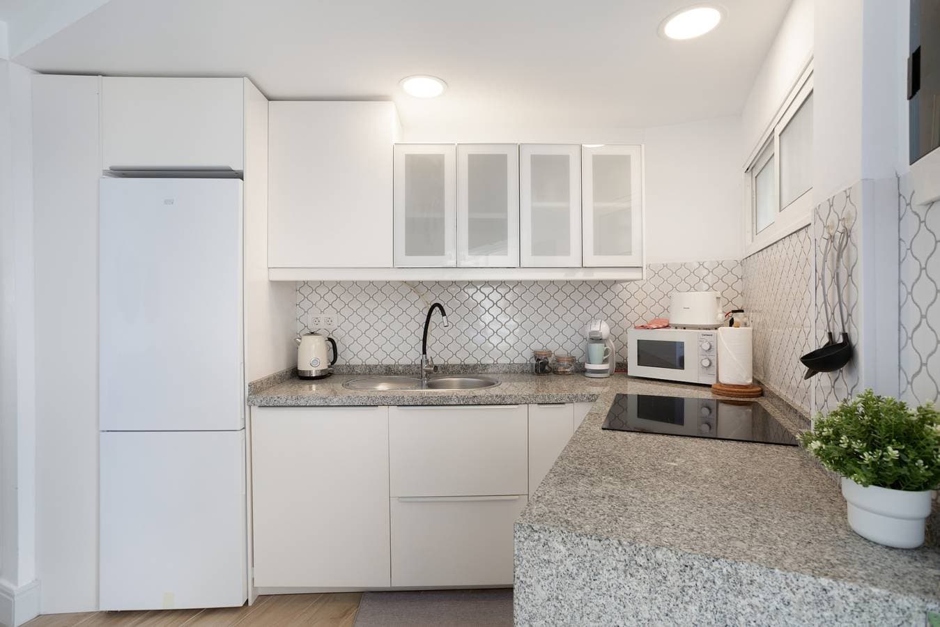 Foto 6 von 23: Ferienwohnung 'Flipper 302' mit Meerblick, Gemeinschaftspool und WLAN