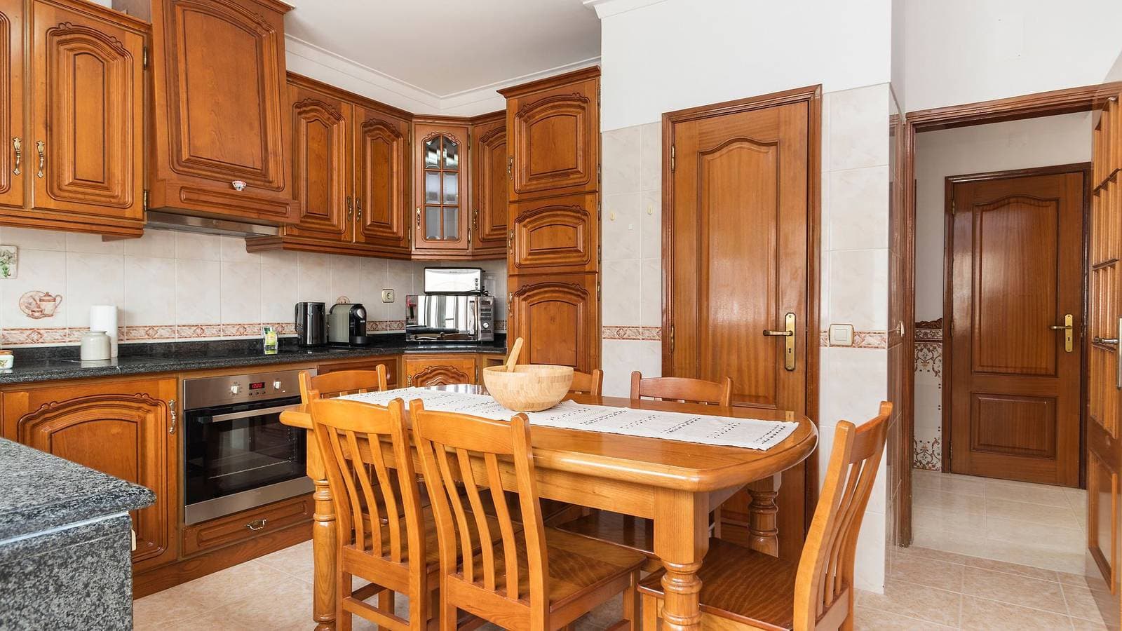 Foto 9 von 60: Ferienhaus für 8 Personen mit Pool