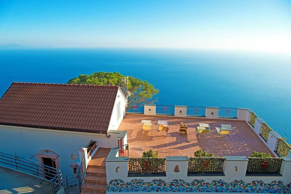 Zaffiro apartment with panoramic sea view between Amalfi and Positano 1
