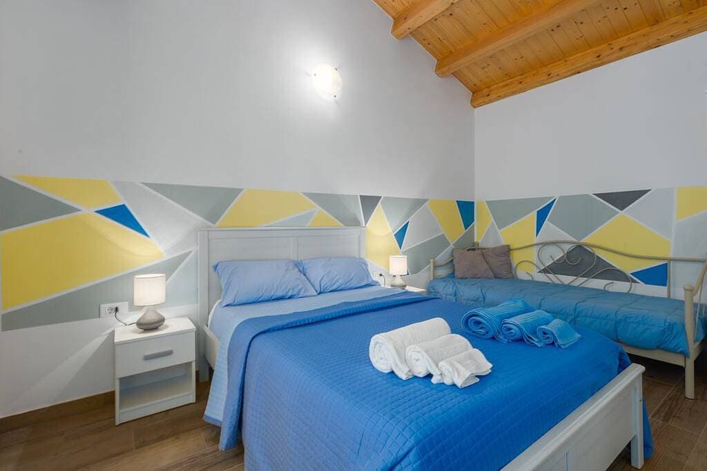 Foto 8 von 44: Villa für 6 Personen mit Garten