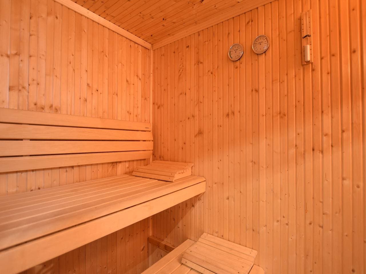 Foto 4 von 80: Familienvilla mit Sauna