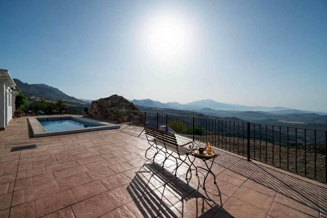 Villa with views and private pool near Malaga. 1