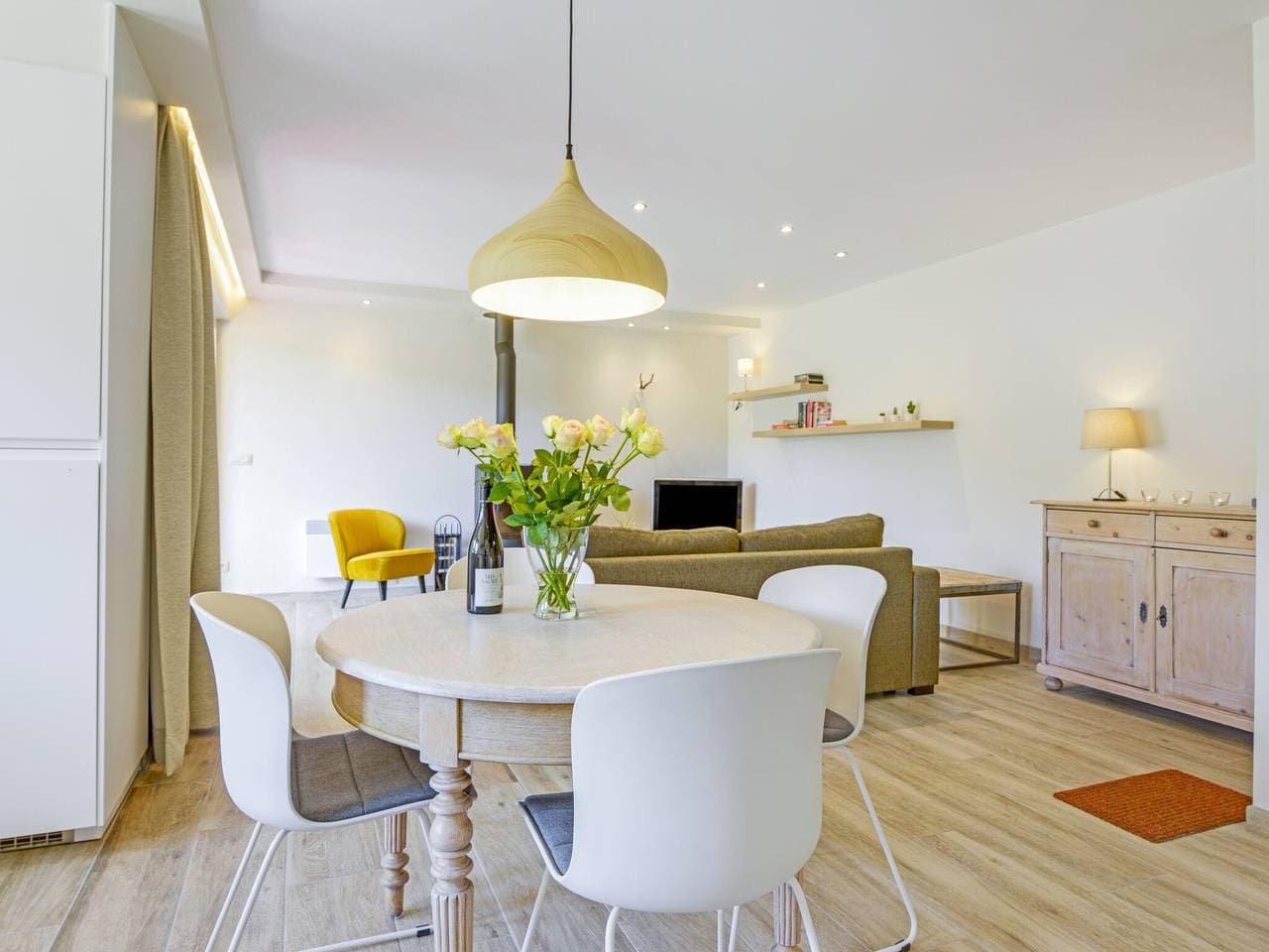 Foto 12 von 40: Ferienhaus in Gros Fays mit Garten