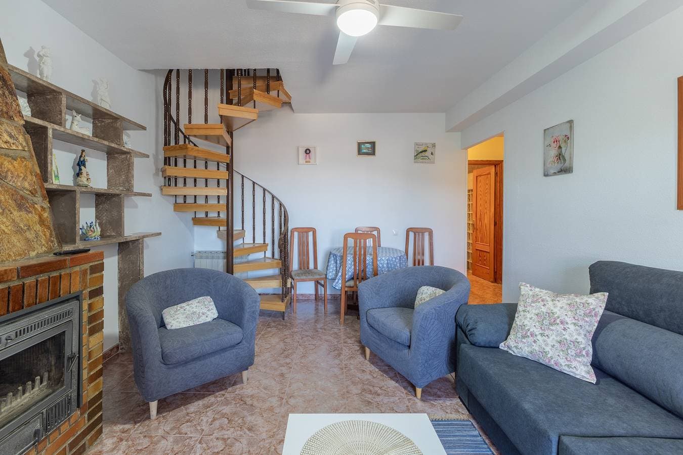 Foto 3 von 31: Ferienhaus 'Vivienda Turística El Laurel' mit Bergblick, privater Terrasse und WLAN