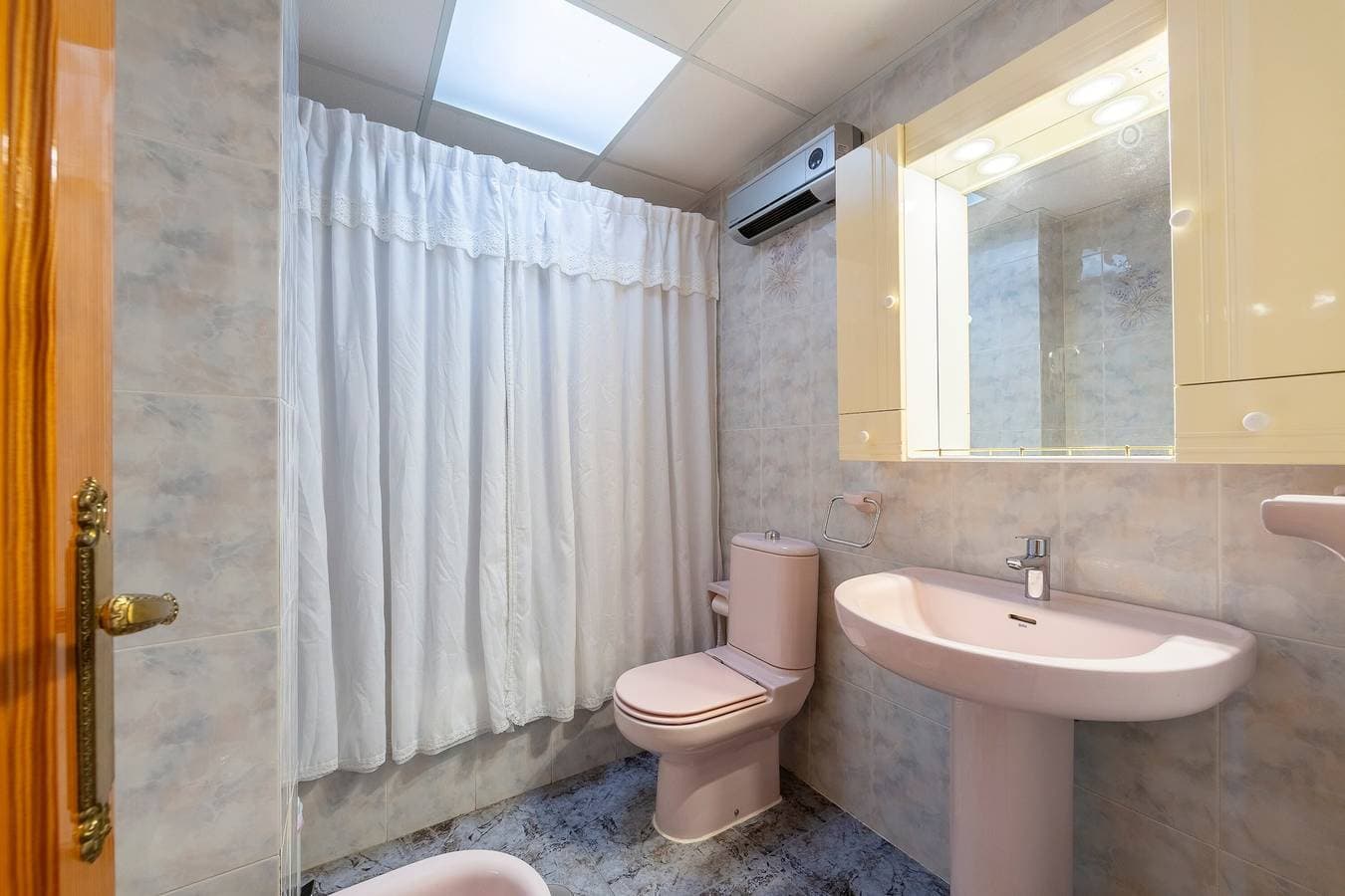 Foto 11 von 32: Villa „Cruz“ mit privater Terrasse, Balkon und Klimaanlage