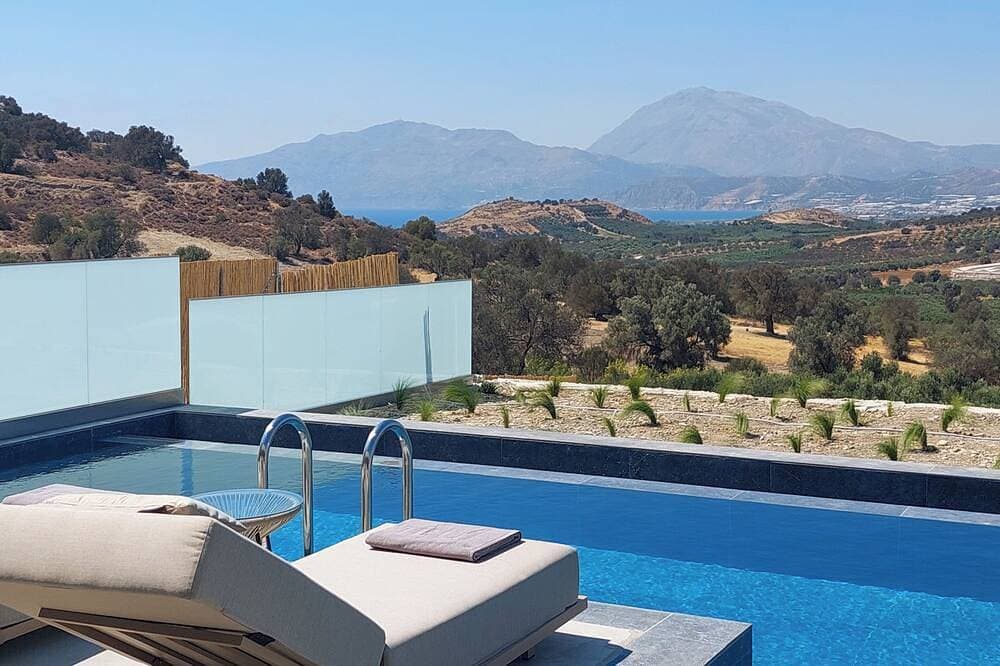 Marnos Green Luxury Superior Villas - the ultimate luxury experience! 1
