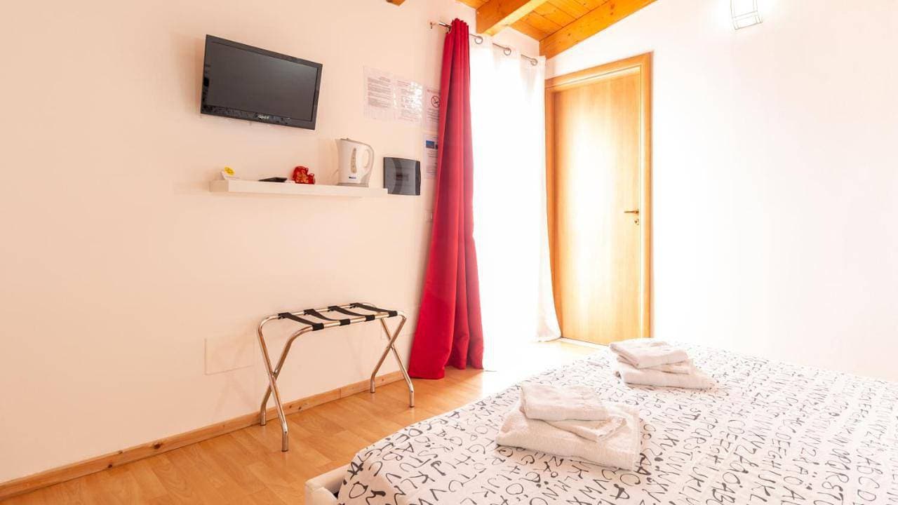 Foto 5 von 18: Double Room with Pool View