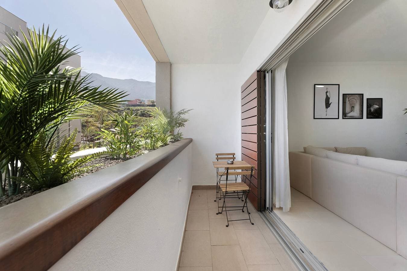 Foto 2 von 25: Ferienwohnung 'Apartamento Opuntia' mit Bergblick, Balkon und WLAN