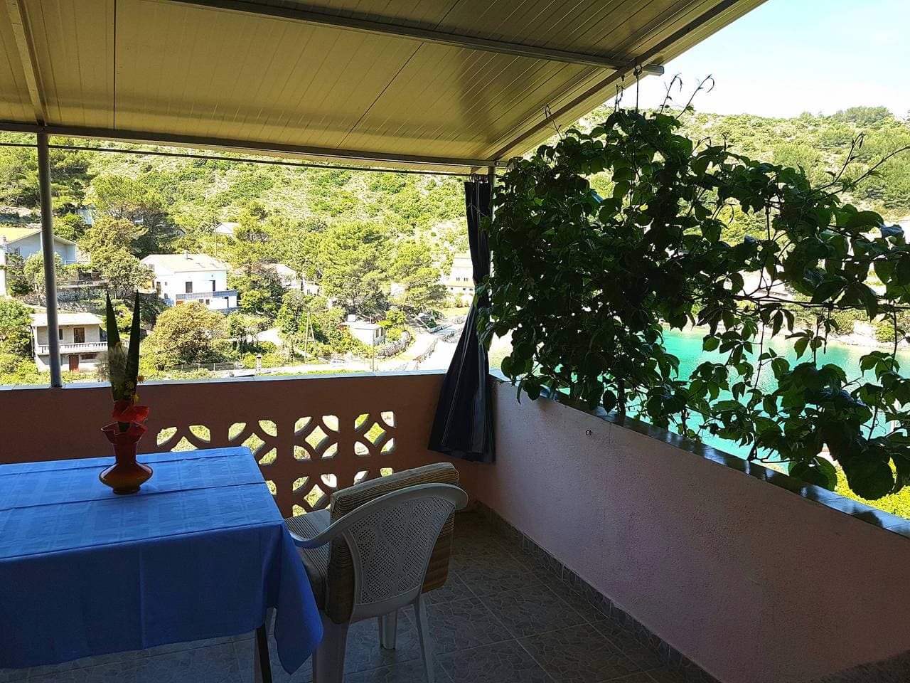 Foto 11 von 12: 1-Zimmer-Ferienwohnung mit Terrasse und Meerblick Bucht Prapatna, Hvar -b