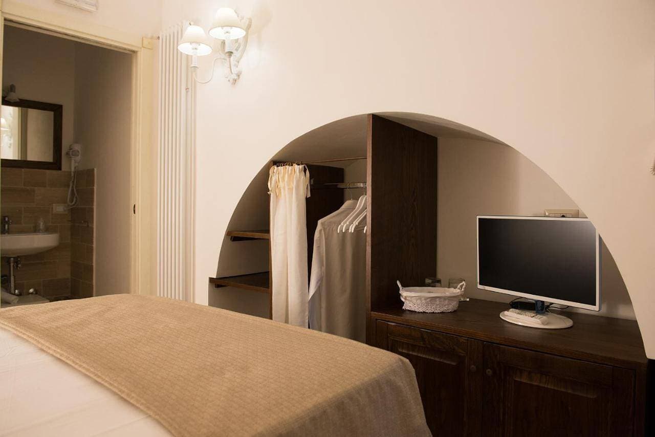 Foto 8 von 12: Double Room with Private Bathroom