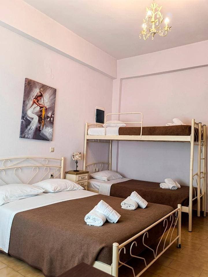 Foto 6 von 10: Standard Quadruple Room