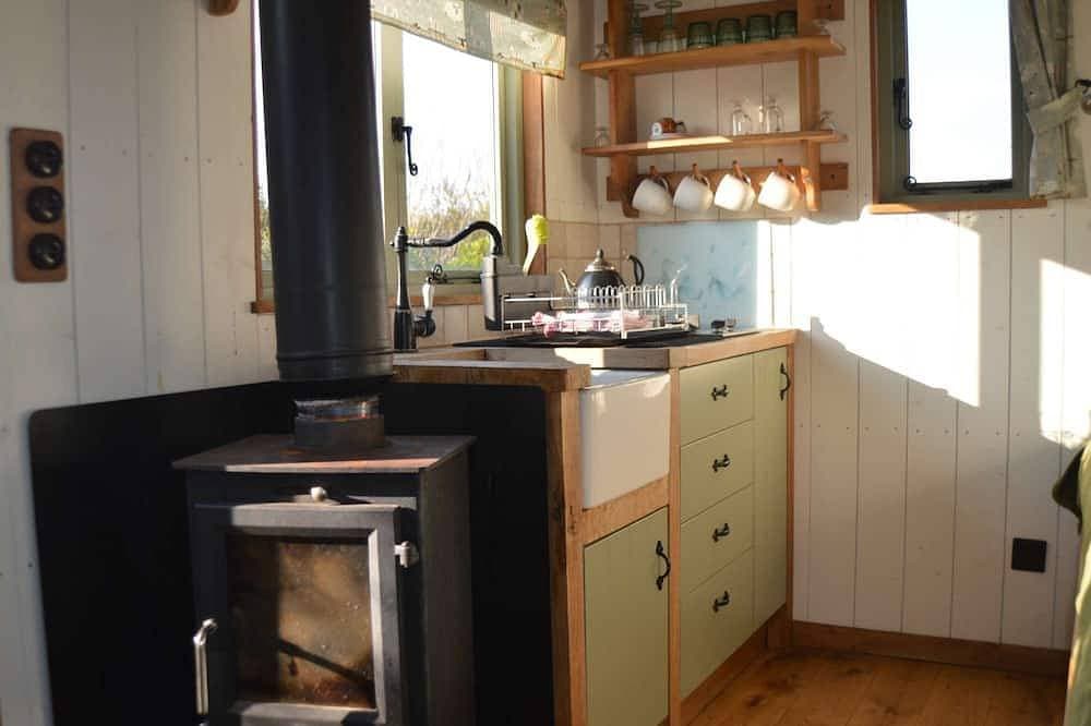 Foto 9 von 14: Shepherds Hut mit Whirlpool in atemberaubender ländlicher Umgebung