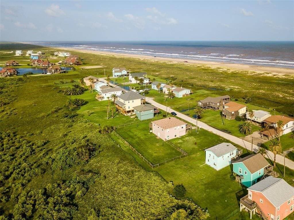 Foto 6 von 41: Entspannender Matagorda Beach Retreat - Blick auf den Golf vom Deck und der Sonnenterrasse