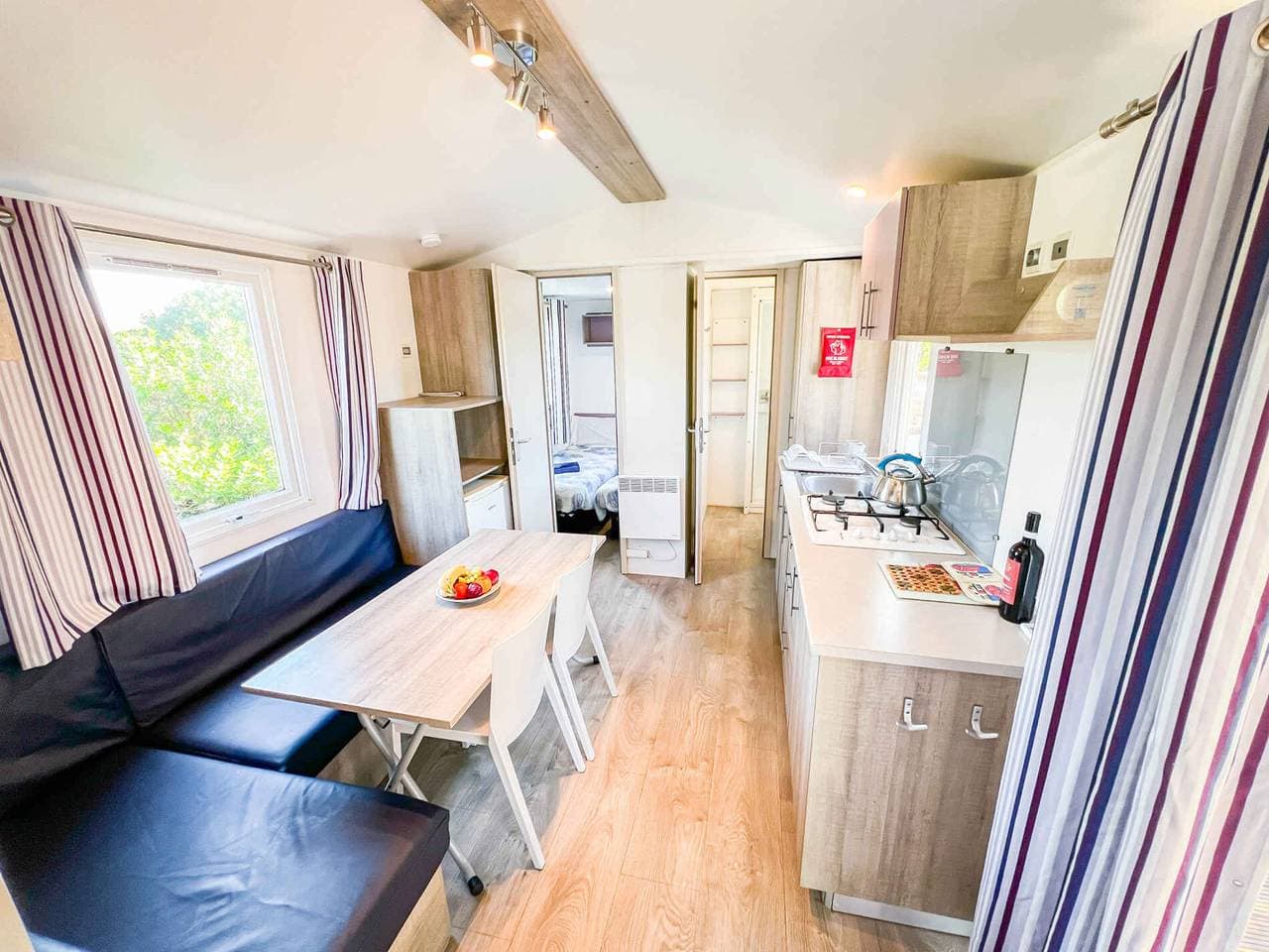 Foto 7 von 25: Mobilehome mit Klimaanlage und Terrasse