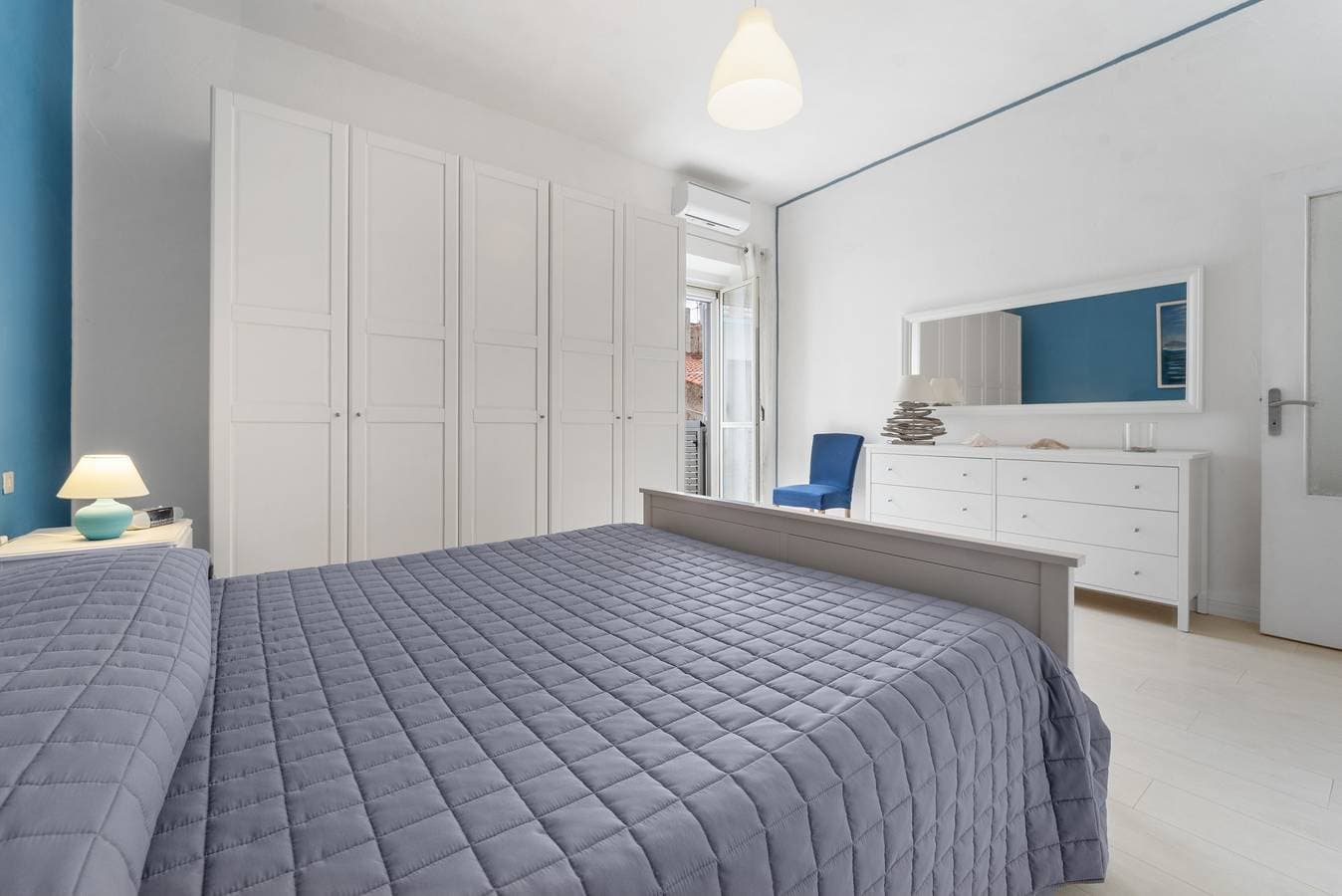 Foto 11 von 25: Ferienhaus im Zentrum des Dorfes mit privater Terrasse, WLAN und Klimaanlage