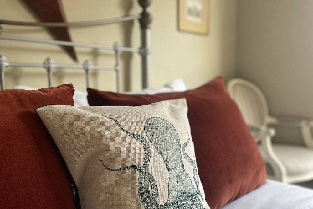 Foto 6 von 28: Stylish Whitstable Cottage/ Beach 2 mins/ Courtyard /free parking/dog friendly.