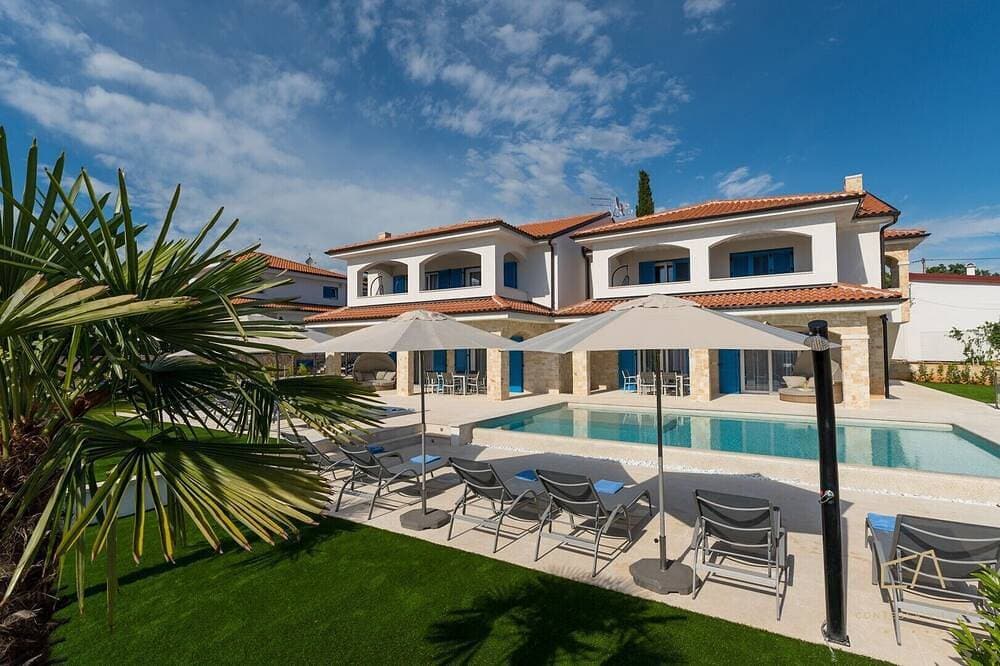 Erstklassige Ferienwohnung Loma Three mit Pool und Garten auf Krk 1