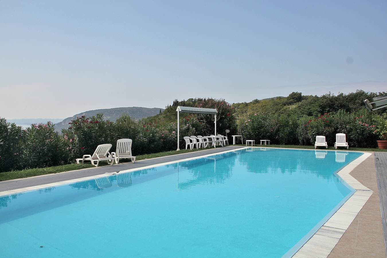 Foto 3 von 21: Casa Montegolo With Pool And Lake View
